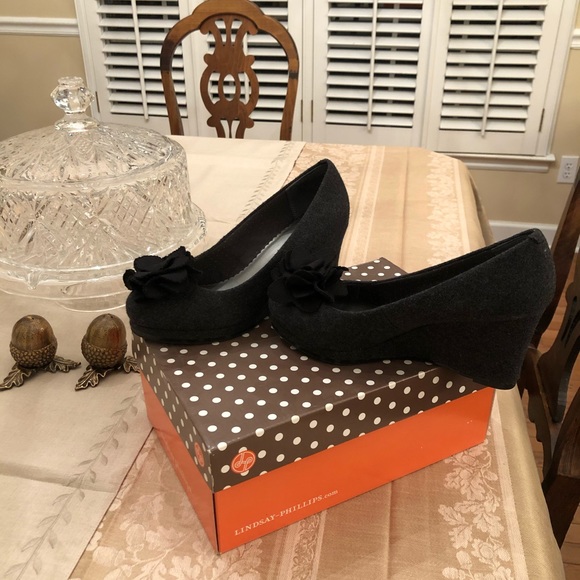 Lindsey Phillips wedges with interchangeable snaps - Picture 5 of 7